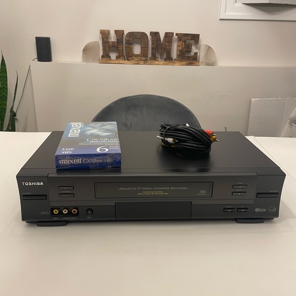 Toshiba Other Toshiba Vcr Video Cassette Recorder Player Unit